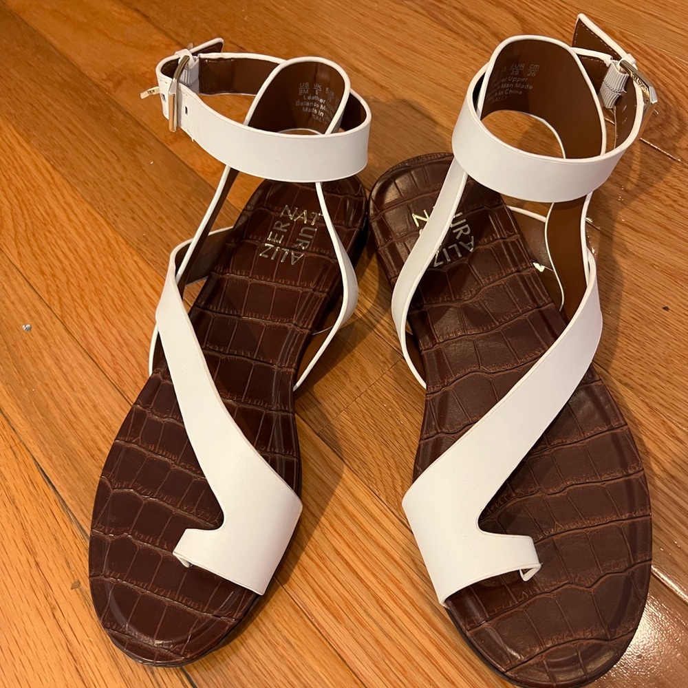Naturalized sally sandal new without tags
